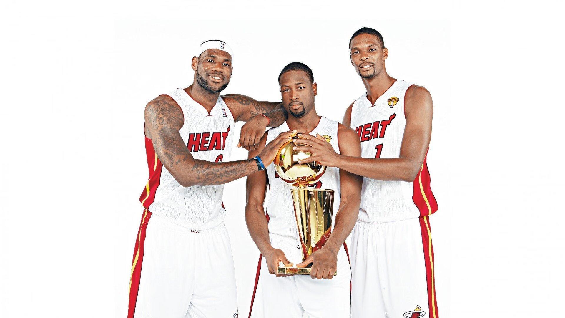 三狮军团世预赛势如破竹，图赫尔麾下展露冠军相