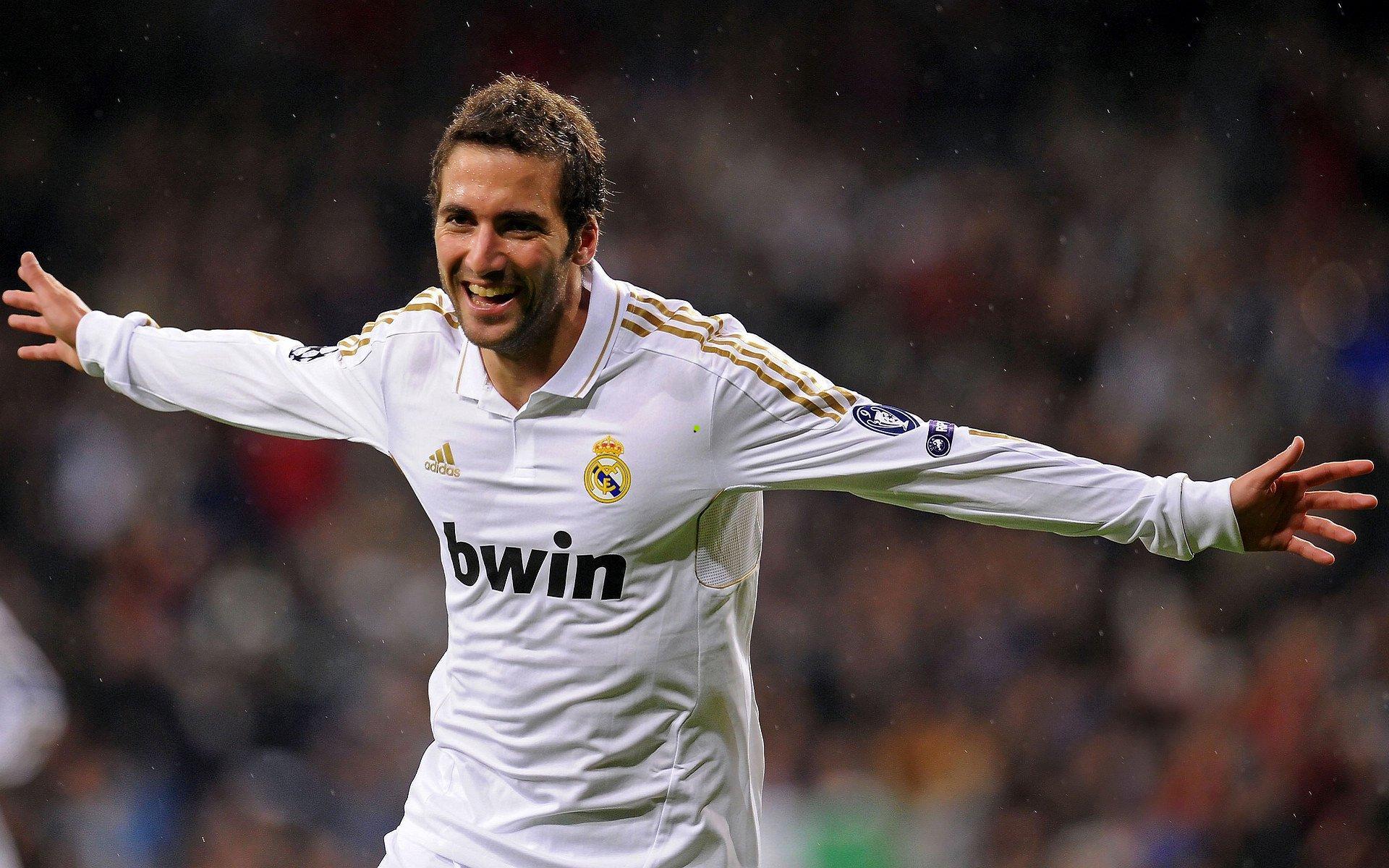 埃梅加首秀后感言，橙衣荣耀加身，世界杯梦想指引前路